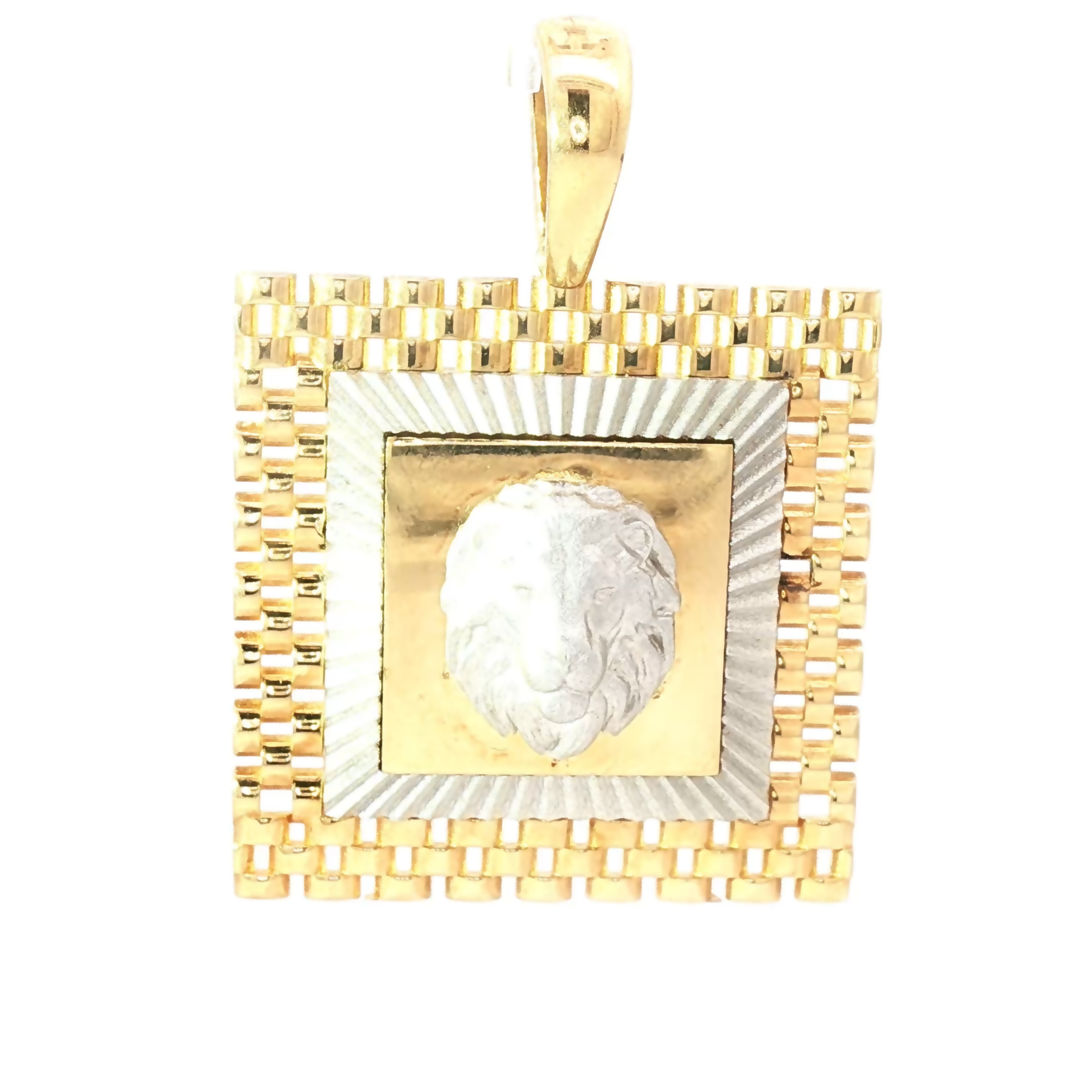 18K Lion Pendant of Power and Elegance