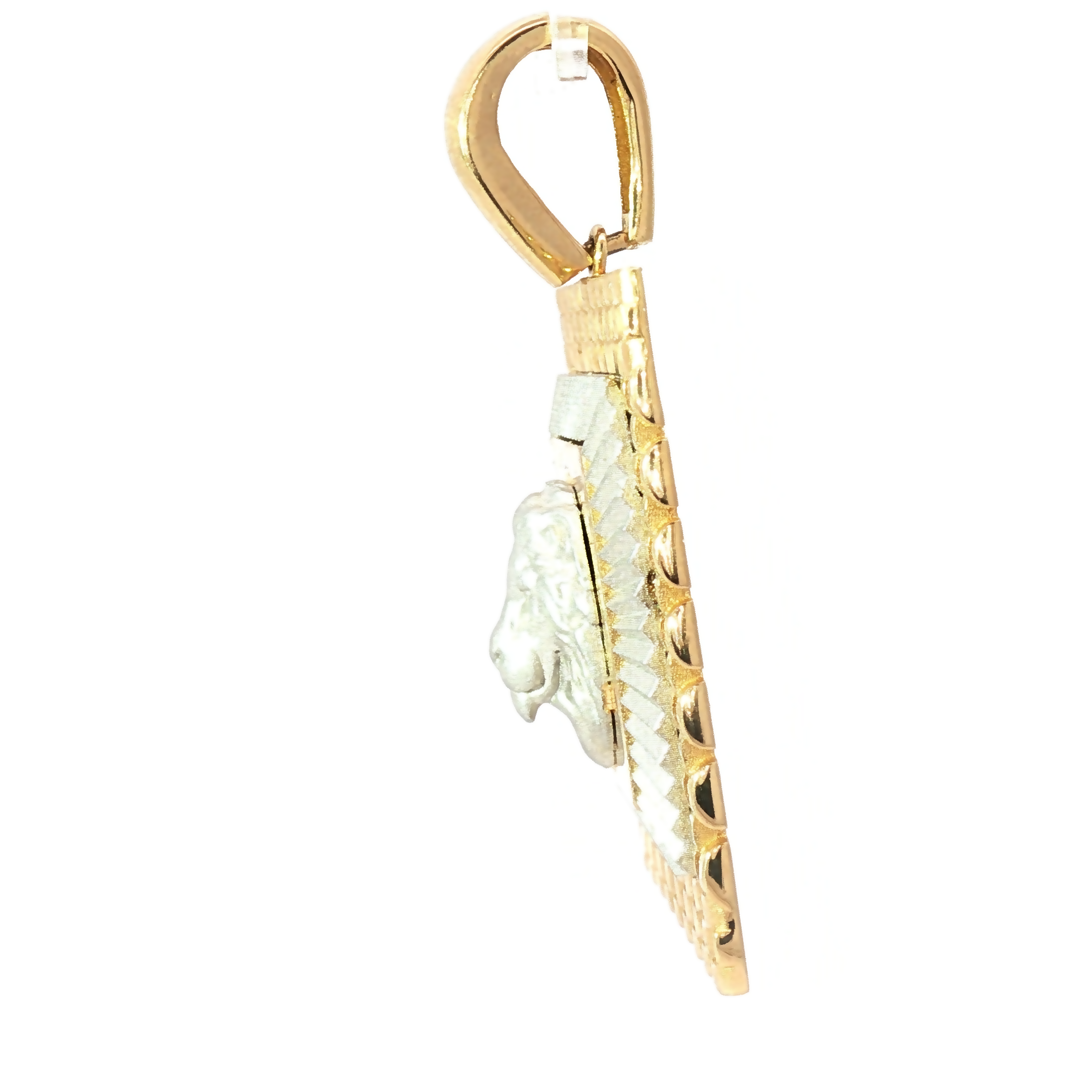 18K Lion Pendant of Power and Elegance