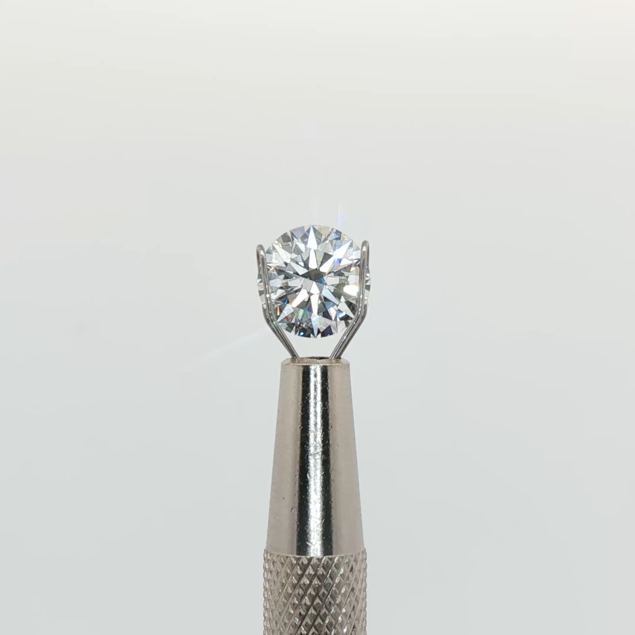 The Luminary Round™ — 1.71ct Ideal-Cut Round Diamond