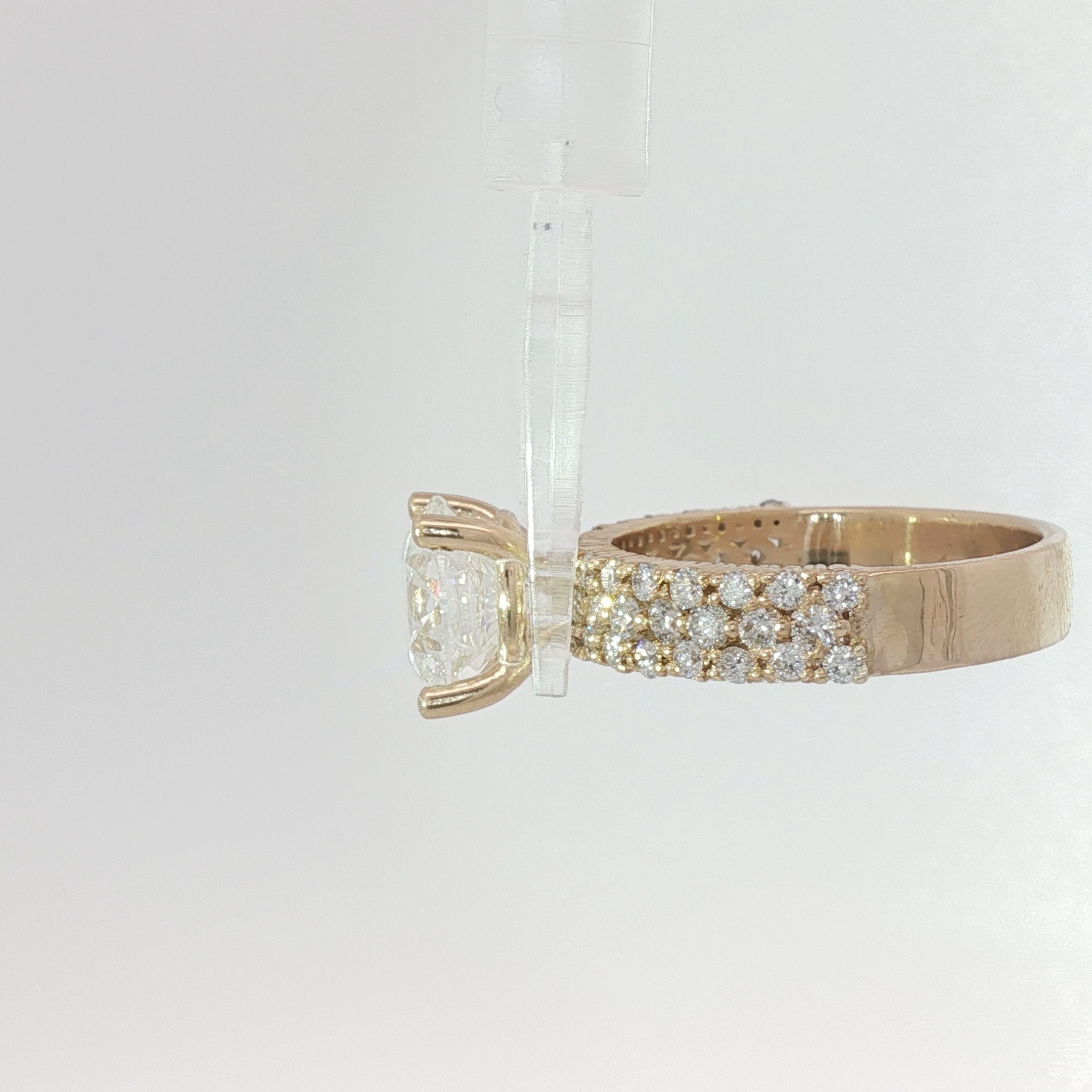 4cctw Diamond ring