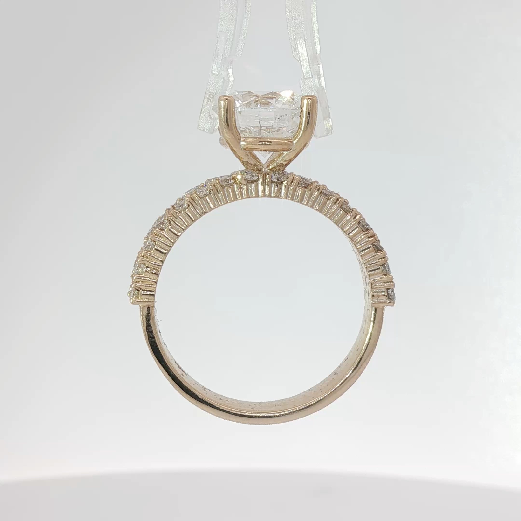 4cctw Diamond ring